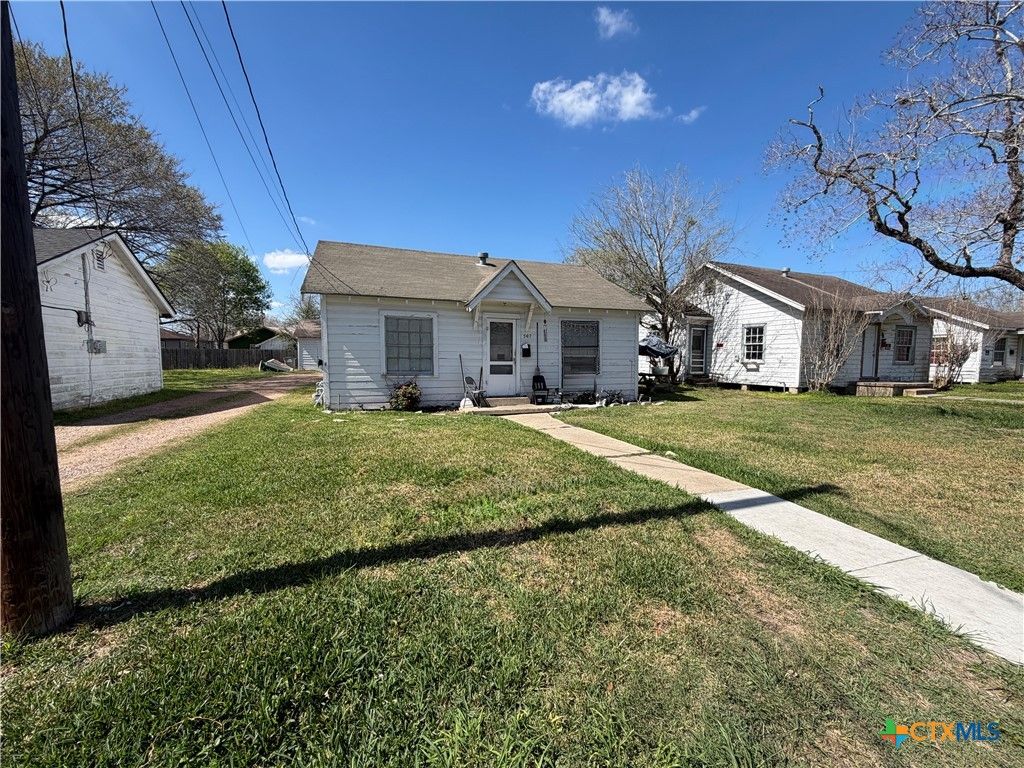 505-507-611 Avenue C, Victoria, TX 77901