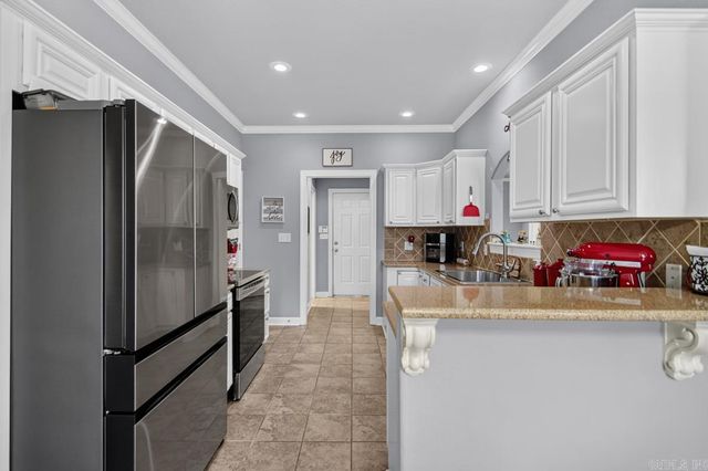 1308 Nature Way Dr, Benton, AR 72019