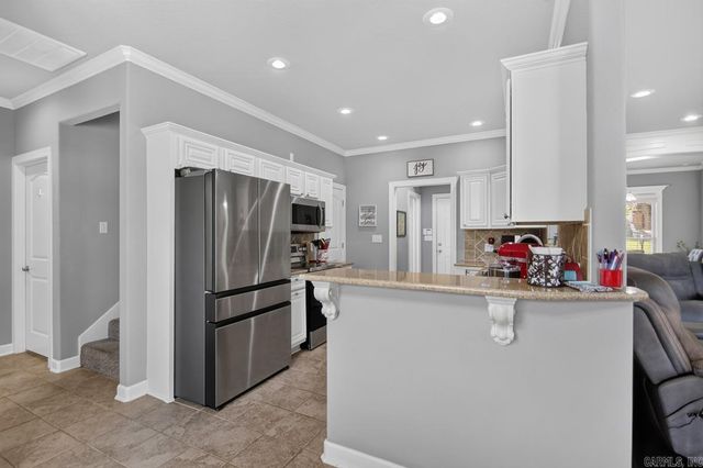 1308 Nature Way Dr, Benton, AR 72019