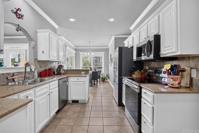 1308 Nature Way Dr, Benton, AR 72019