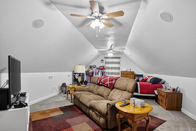 1308 Nature Way Dr, Benton, AR 72019