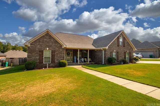 1308 Nature Way Dr, Benton, AR 72019