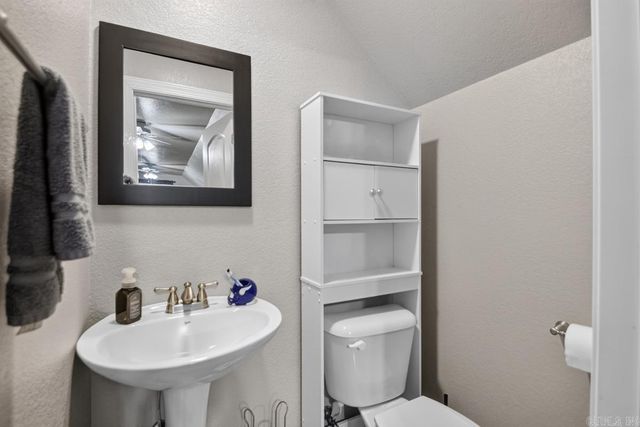 1308 Nature Way Dr, Benton, AR 72019