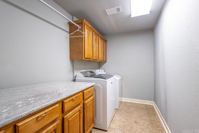1308 Nature Way Dr, Benton, AR 72019