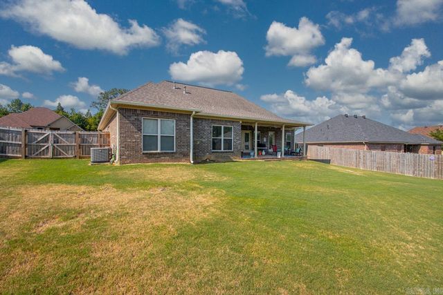 1308 Nature Way Dr, Benton, AR 72019