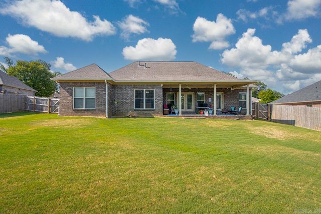 1308 Nature Way Dr, Benton, AR 72019