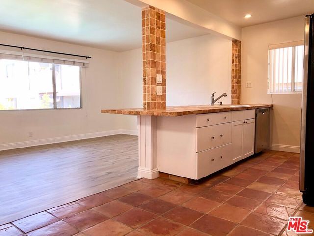 1435 N Fairfax Avenue 11, West Hollywood, CA 90046