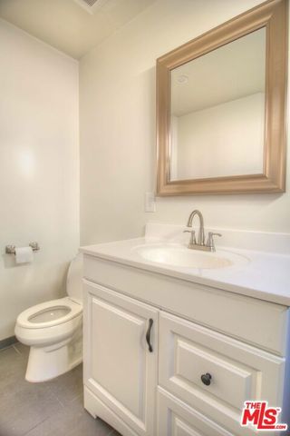 1435 N Fairfax Avenue 11, West Hollywood, CA 90046