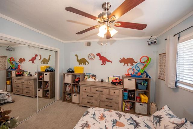 2094 Thibodo Ct, Vista, CA 92081