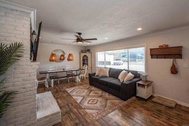 2094 Thibodo Ct, Vista, CA 92081