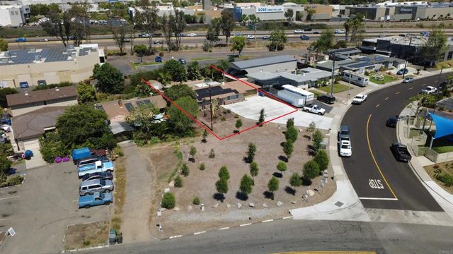 2094 Thibodo Ct, Vista, CA 92081