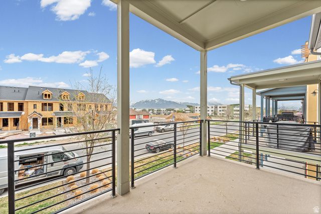 11326 S LAKE RUN RD, South Jordan, UT 84009