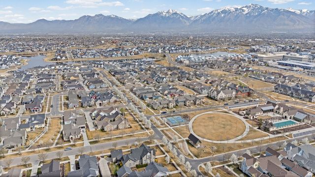 11326 S LAKE RUN RD, South Jordan, UT 84009