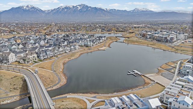 11326 S LAKE RUN RD, South Jordan, UT 84009