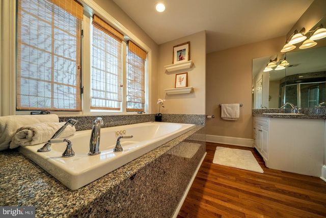 1300 BEAR TAVERN RD, Titusville, NJ 08560