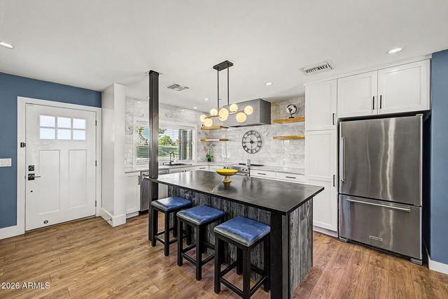 7753 E Earll Drive, Scottsdale, AZ 85251