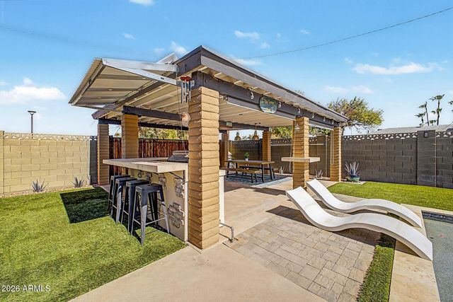7753 E Earll Drive, Scottsdale, AZ 85251