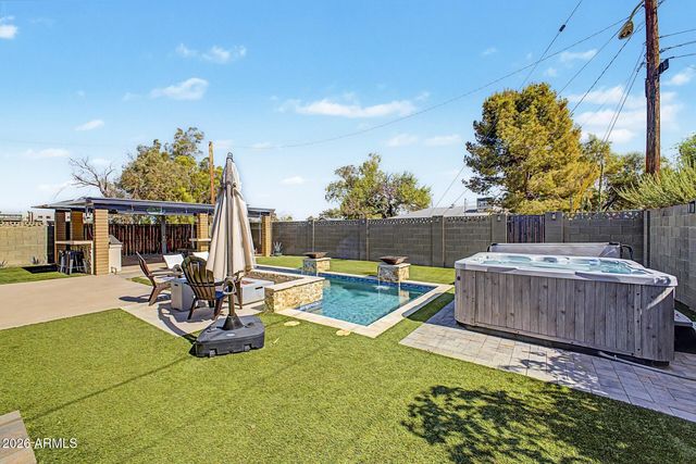 7753 E Earll Drive, Scottsdale, AZ 85251