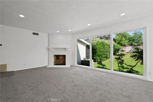12823 Delano, North Hollywood, CA 91606