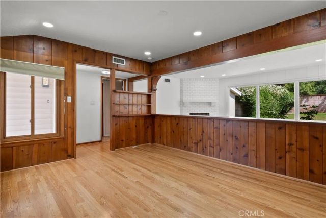 12823 Delano, North Hollywood, CA 91606