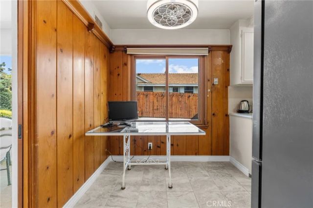 12823 Delano, North Hollywood, CA 91606