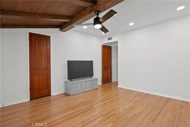 12823 Delano, North Hollywood, CA 91606