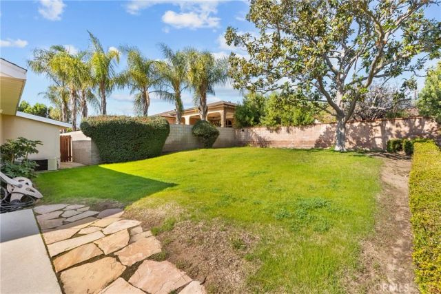 12823 Delano, North Hollywood, CA 91606