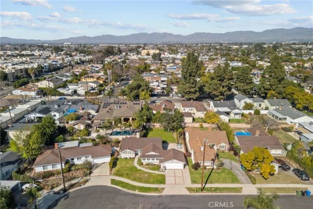 12823 Delano, North Hollywood, CA 91606