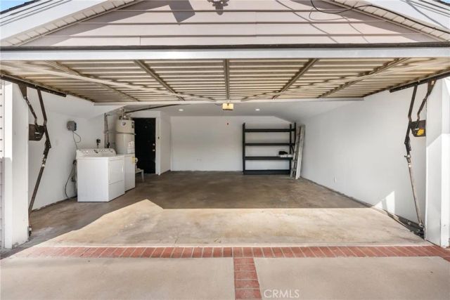 12823 Delano, North Hollywood, CA 91606