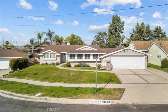 12823 Delano, North Hollywood, CA 91606