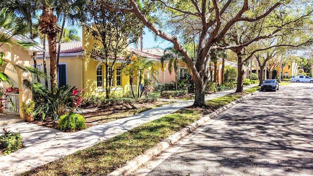 127 Sardinia Circle, Jupiter, FL 33458