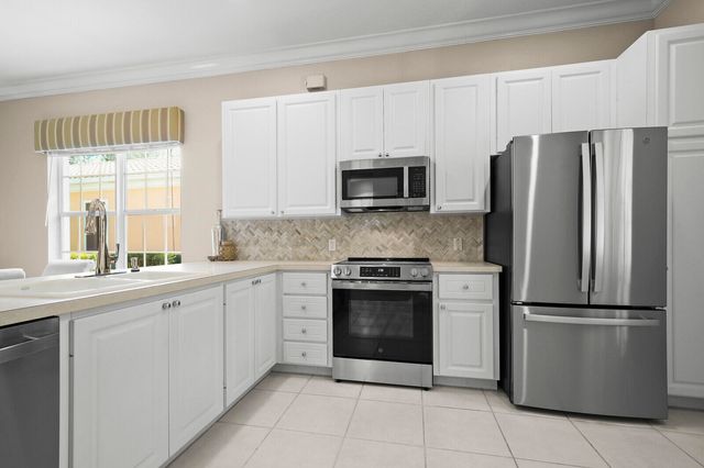 127 Sardinia Circle, Jupiter, FL 33458