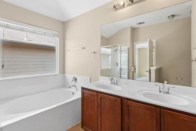 458 Nottingham LOOP, Kyle, TX 78640