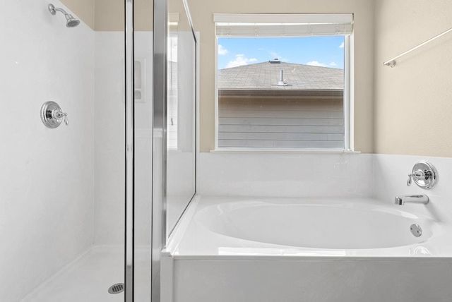 458 Nottingham LOOP, Kyle, TX 78640