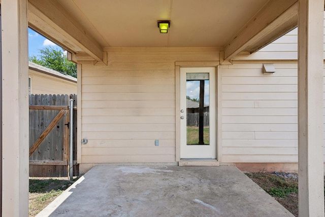 458 Nottingham LOOP, Kyle, TX 78640