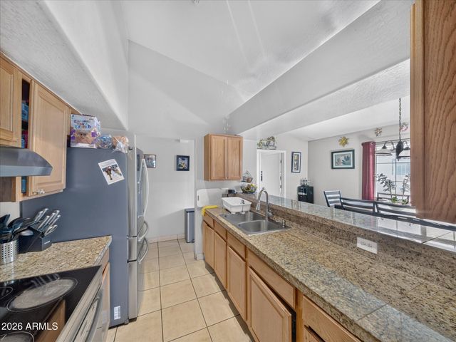 1725 E PUEBLO Avenue, Phoenix, AZ 85040