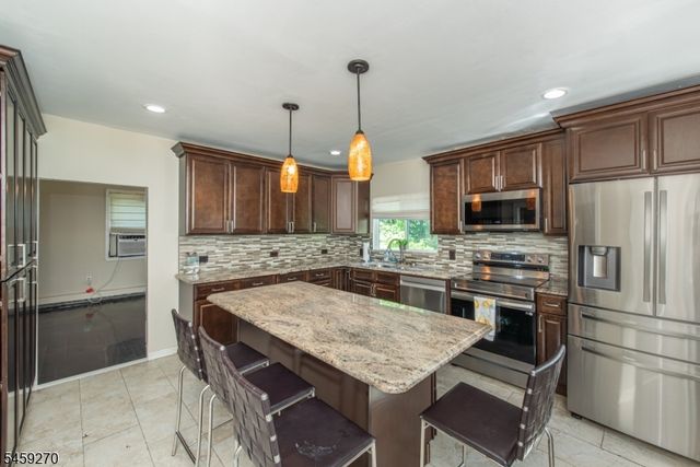 188 Old Howard Blvd, Roxbury Twp., NJ 07856