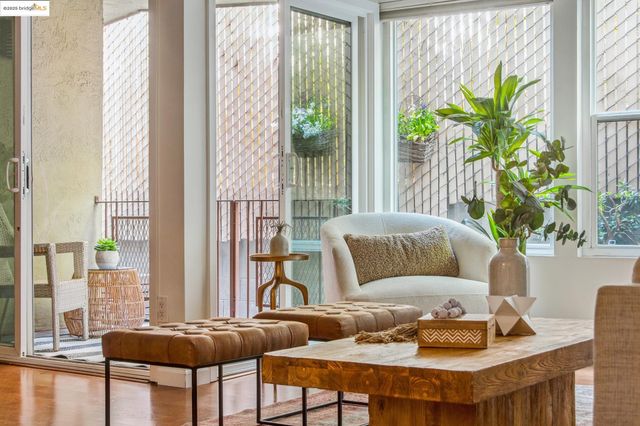 22 Moss Ave 107, Oakland, CA 94610