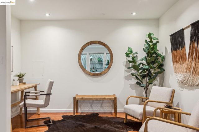 22 Moss Ave 107, Oakland, CA 94610