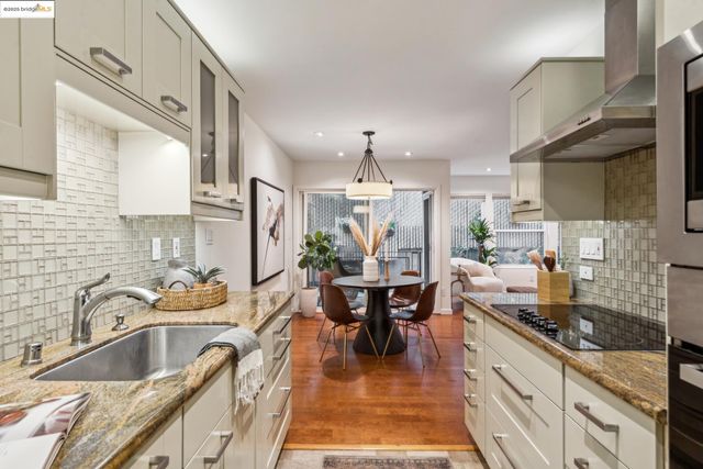 22 Moss Ave 107, Oakland, CA 94610