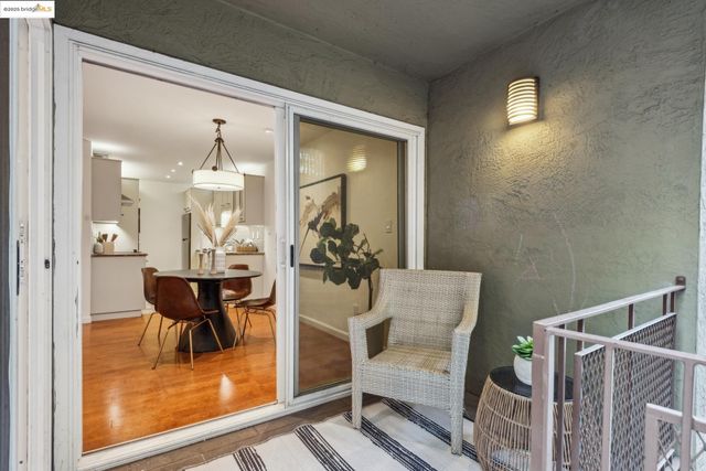 22 Moss Ave 107, Oakland, CA 94610