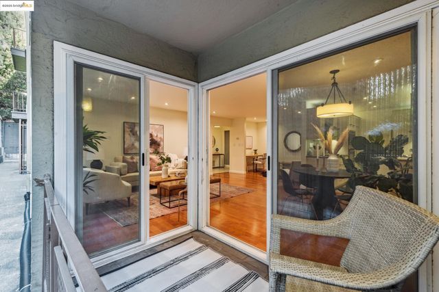 22 Moss Ave 107, Oakland, CA 94610