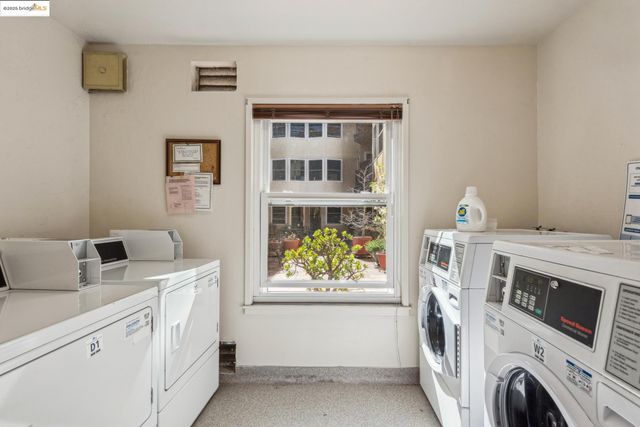 22 Moss Ave 107, Oakland, CA 94610