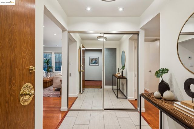 22 Moss Ave 107, Oakland, CA 94610