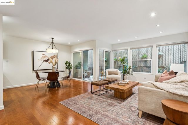 22 Moss Ave 107, Oakland, CA 94610