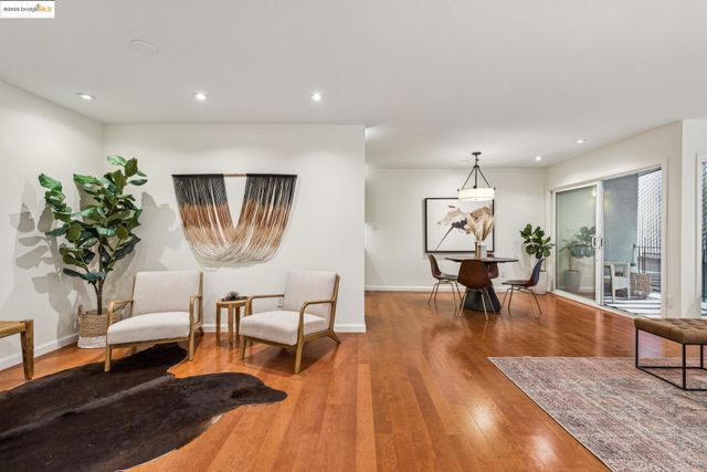 22 Moss Ave 107, Oakland, CA 94610