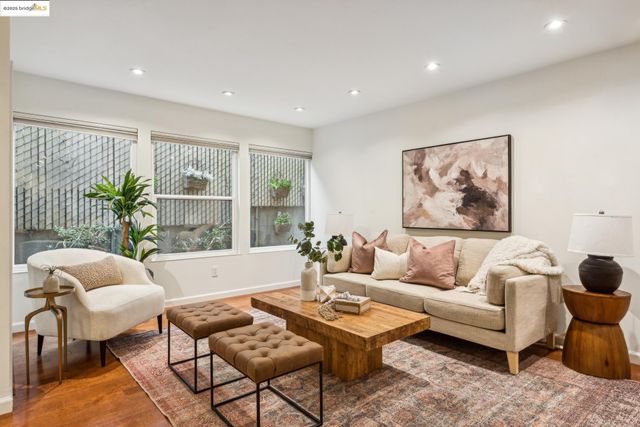 22 Moss Ave 107, Oakland, CA 94610