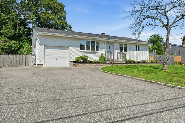 79 39th Street, Islip, NY 11751