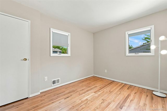 79 39th Street, Islip, NY 11751