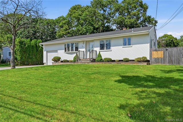 79 39th Street, Islip, NY 11751